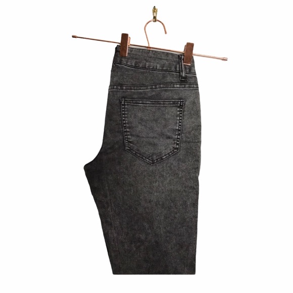 I Love H8i | High Rise Skinny Jeans in Gray Denim - Picture 3 of 9